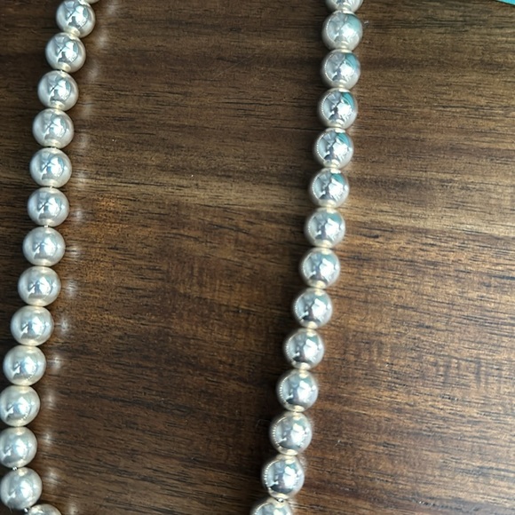 Tiffany Hardware Pearl Necklace - Picture 4 of 8